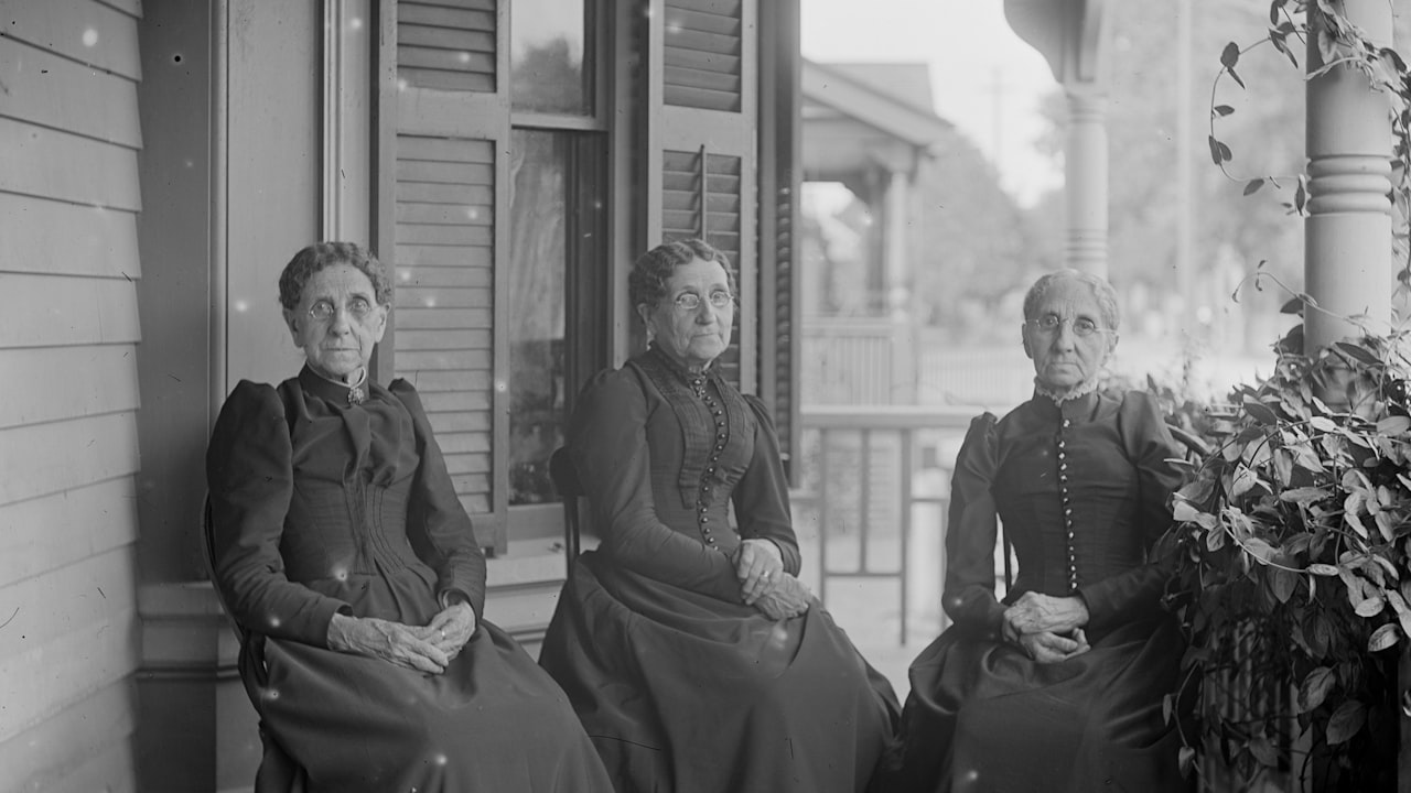 7 Charming Sisters Equal Scores of Beautiful Pieces of Jewelry