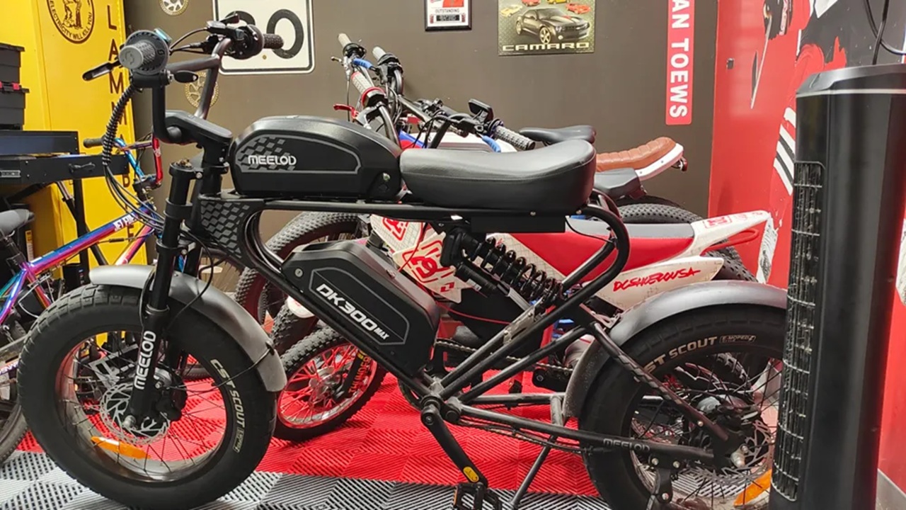 Long-Range eBikes That Go the Distance: MEELOD DK300 MAX vs. Lectric XP 3.0